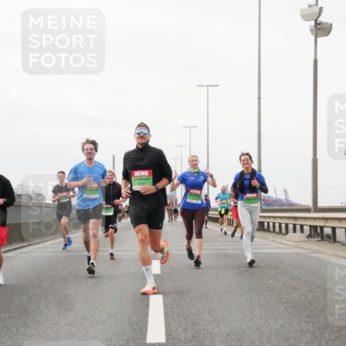 03.10.2025 - Köhlbrandbrückenlauf Matties Gatica Varas http://msf.ph/oto/9188163 03.10.2025 15:53:09 Position 3 7588 meine-sportfotos.de