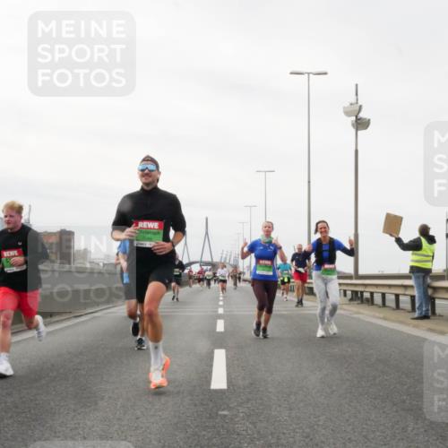 03.10.2025 - Köhlbrandbrückenlauf Matties Gatica Varas http://msf.ph/oto/9188167 03.10.2025 15:53:10 Position 3 7588 meine-sportfotos.de