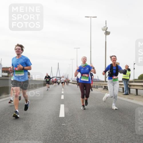 03.10.2025 - Köhlbrandbrückenlauf Matties Gatica Varas http://msf.ph/oto/9188171 03.10.2025 15:53:11 Position 3  meine-sportfotos.de
