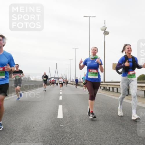 03.10.2025 - Köhlbrandbrückenlauf Matties Gatica Varas http://msf.ph/oto/9188174 03.10.2025 15:53:11 Position 3 8348, 9601 meine-sportfotos.de