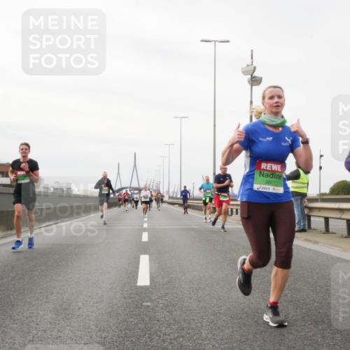 03.10.2025 - Köhlbrandbrückenlauf Matties Gatica Varas http://msf.ph/oto/9188177 03.10.2025 15:53:12 Position 3 9601, 9597 meine-sportfotos.de
