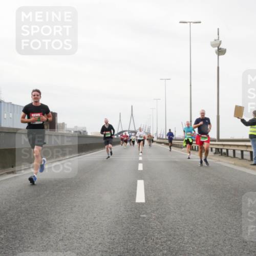 03.10.2025 - Köhlbrandbrückenlauf Matties Gatica Varas http://msf.ph/oto/9188178 03.10.2025 15:53:12 Position 3  meine-sportfotos.de