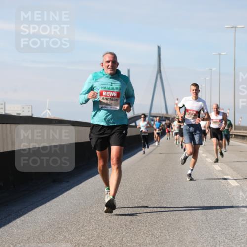 03.10.2025 - Köhlbrandbrückenlauf Yannick Fuchs http://msf.ph/oto/9188179 03.10.2025 11:47:02 Position 3 5948 meine-sportfotos.de