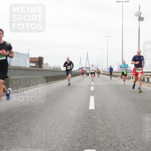 03.10.2025 - Köhlbrandbrückenlauf Matties Gatica Varas http://msf.ph/oto/9188181 03.10.2025 15:53:13 Position 3  meine-sportfotos.de