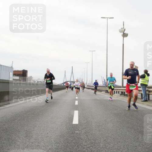 03.10.2025 - Köhlbrandbrückenlauf Matties Gatica Varas http://msf.ph/oto/9188182 03.10.2025 15:53:14 Position 3  meine-sportfotos.de