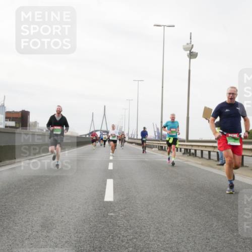 03.10.2025 - Köhlbrandbrückenlauf Matties Gatica Varas http://msf.ph/oto/9188185 03.10.2025 15:53:14 Position 3  meine-sportfotos.de