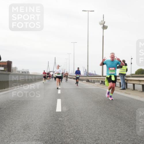 03.10.2025 - Köhlbrandbrückenlauf Matties Gatica Varas http://msf.ph/oto/9188190 03.10.2025 15:53:16 Position 3  meine-sportfotos.de