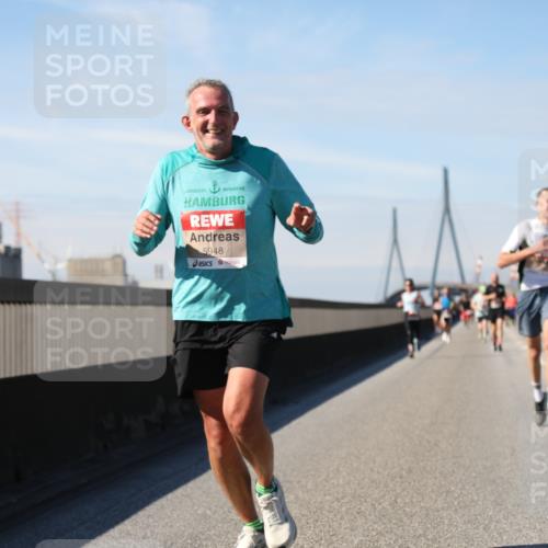 03.10.2025 - Köhlbrandbrückenlauf Yannick Fuchs http://msf.ph/oto/9188194 03.10.2025 11:47:03 Position 3 5948 meine-sportfotos.de