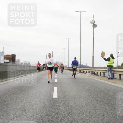 03.10.2025 - Köhlbrandbrückenlauf Matties Gatica Varas http://msf.ph/oto/9188197 03.10.2025 15:53:17 Position 3  meine-sportfotos.de
