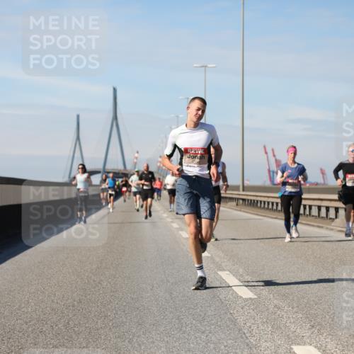 03.10.2025 - Köhlbrandbrückenlauf Yannick Fuchs http://msf.ph/oto/9188198 03.10.2025 11:47:04 Position 3 4208 meine-sportfotos.de