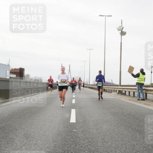 03.10.2025 - Köhlbrandbrückenlauf Matties Gatica Varas http://msf.ph/oto/9188199 03.10.2025 15:53:18 Position 3  meine-sportfotos.de