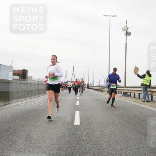 03.10.2025 - Köhlbrandbrückenlauf Matties Gatica Varas http://msf.ph/oto/9188203 03.10.2025 15:53:19 Position 3  meine-sportfotos.de