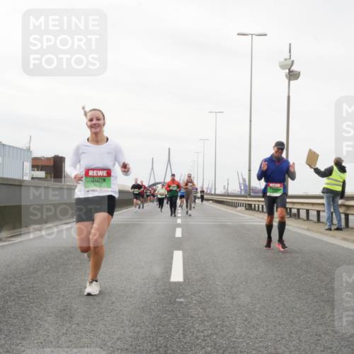 03.10.2025 - Köhlbrandbrückenlauf Matties Gatica Varas http://msf.ph/oto/9188205 03.10.2025 15:53:19 Position 3 7534 meine-sportfotos.de