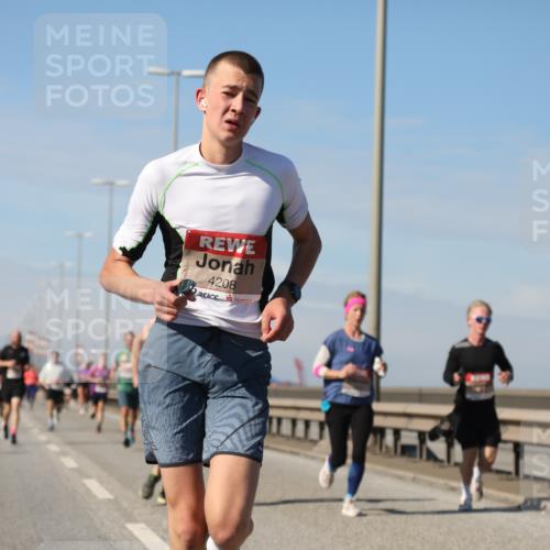 03.10.2025 - Köhlbrandbrückenlauf Yannick Fuchs http://msf.ph/oto/9188215 03.10.2025 11:47:05 Position 3 4208 meine-sportfotos.de
