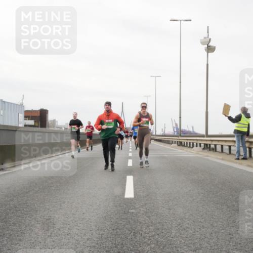 03.10.2025 - Köhlbrandbrückenlauf Matties Gatica Varas http://msf.ph/oto/9188223 03.10.2025 15:53:23 Position 3  meine-sportfotos.de