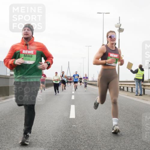 03.10.2025 - Köhlbrandbrückenlauf Matties Gatica Varas http://msf.ph/oto/9188230 03.10.2025 15:53:24 Position 3 7552 meine-sportfotos.de