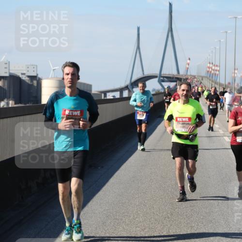 03.10.2025 - Köhlbrandbrückenlauf Yannick Fuchs http://msf.ph/oto/9188232 03.10.2025 12:07:33 Position 3 5120, 5119 meine-sportfotos.de