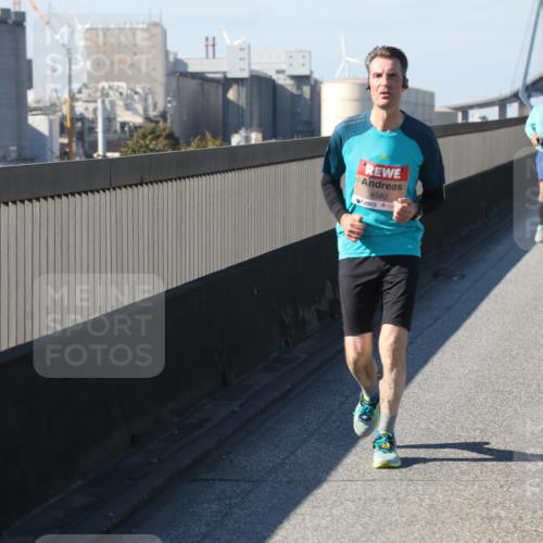 03.10.2025 - Köhlbrandbrückenlauf Yannick Fuchs http://msf.ph/oto/9188235 03.10.2025 12:07:33 Position 3 4582, 5120 meine-sportfotos.de