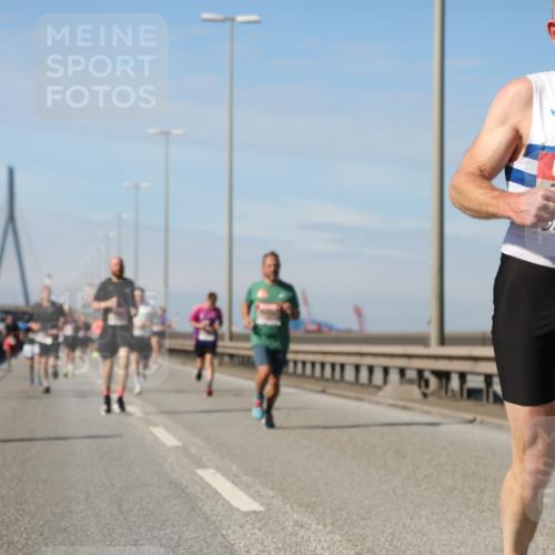 03.10.2025 - Köhlbrandbrückenlauf Yannick Fuchs http://msf.ph/oto/9188237 03.10.2025 11:47:08 Position 3 4300 meine-sportfotos.de