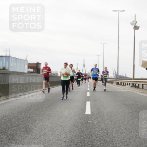 03.10.2025 - Köhlbrandbrückenlauf Matties Gatica Varas http://msf.ph/oto/9188241 03.10.2025 15:53:26 Position 3  meine-sportfotos.de