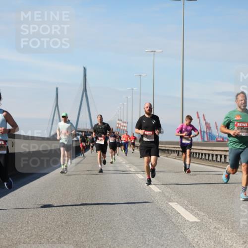 03.10.2025 - Köhlbrandbrückenlauf Yannick Fuchs http://msf.ph/oto/9188246 03.10.2025 11:47:10 Position 3 707 meine-sportfotos.de