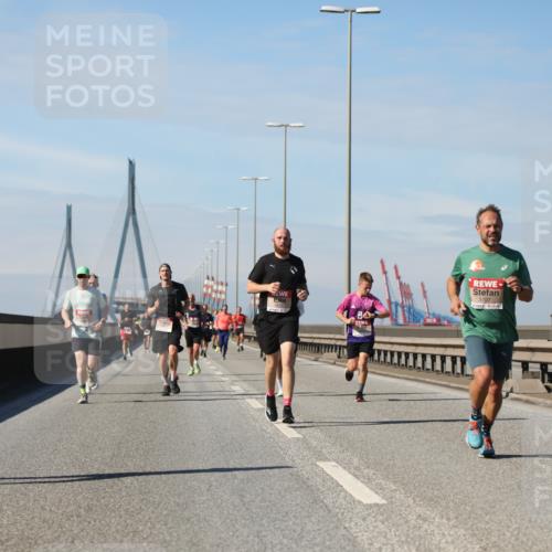 03.10.2025 - Köhlbrandbrückenlauf Yannick Fuchs http://msf.ph/oto/9188248 03.10.2025 11:47:10 Position 3 5707 meine-sportfotos.de