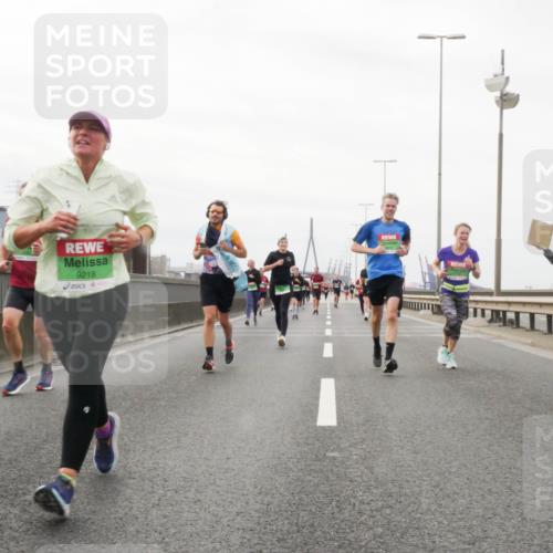 03.10.2025 - Köhlbrandbrückenlauf Matties Gatica Varas http://msf.ph/oto/9188250 03.10.2025 15:53:28 Position 3 9218 meine-sportfotos.de
