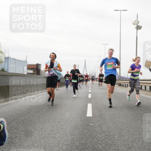 03.10.2025 - Köhlbrandbrückenlauf Matties Gatica Varas http://msf.ph/oto/9188251 03.10.2025 15:53:29 Position 3  meine-sportfotos.de