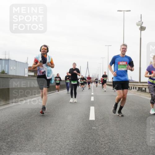 03.10.2025 - Köhlbrandbrückenlauf Matties Gatica Varas http://msf.ph/oto/9188252 03.10.2025 15:53:29 Position 3 9458 meine-sportfotos.de