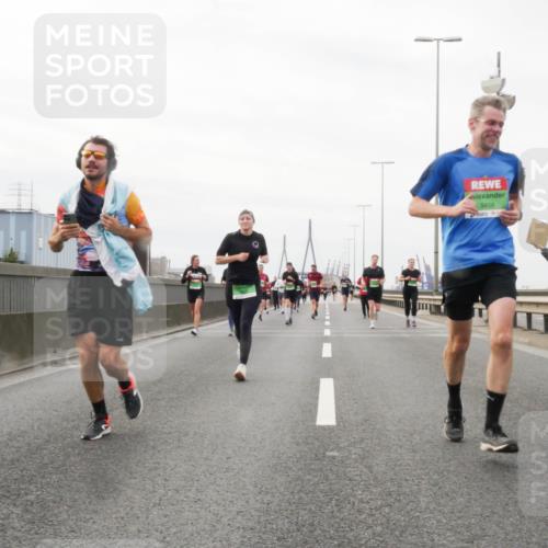 03.10.2025 - Köhlbrandbrückenlauf Matties Gatica Varas http://msf.ph/oto/9188257 03.10.2025 15:53:30 Position 3 9458 meine-sportfotos.de