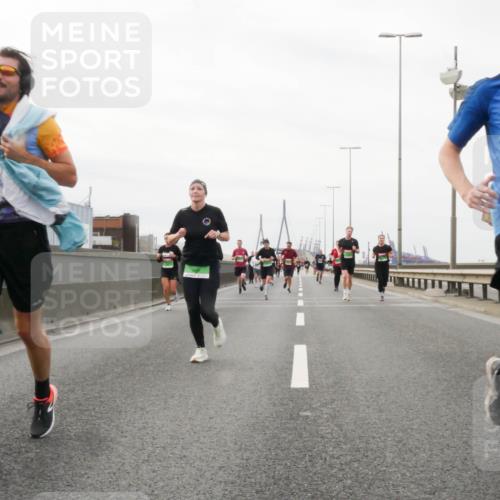 03.10.2025 - Köhlbrandbrückenlauf Matties Gatica Varas http://msf.ph/oto/9188258 03.10.2025 15:53:30 Position 3 9458 meine-sportfotos.de