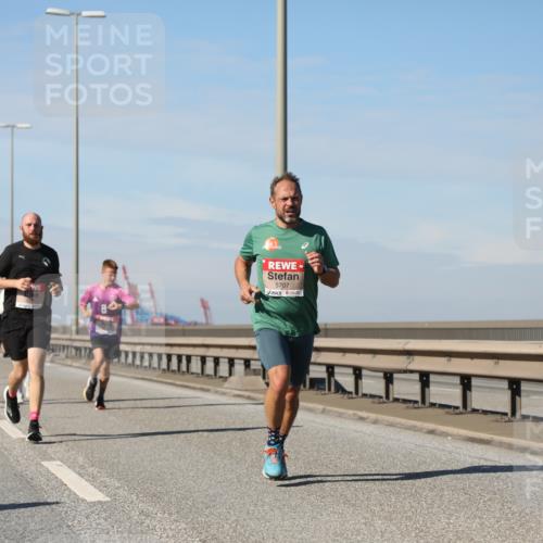 03.10.2025 - Köhlbrandbrückenlauf Yannick Fuchs http://msf.ph/oto/9188260 03.10.2025 11:47:10 Position 3 5707 meine-sportfotos.de