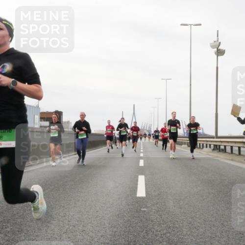 03.10.2025 - Köhlbrandbrückenlauf Matties Gatica Varas http://msf.ph/oto/9188263 03.10.2025 15:53:31 Position 3 9028 meine-sportfotos.de