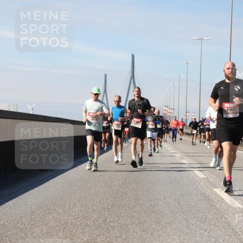 03.10.2025 - Köhlbrandbrückenlauf Yannick Fuchs http://msf.ph/oto/9188267 03.10.2025 11:47:12 Position 3 117 meine-sportfotos.de