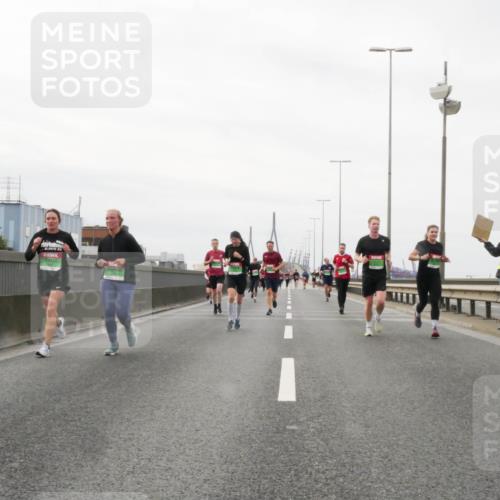 03.10.2025 - Köhlbrandbrückenlauf Matties Gatica Varas http://msf.ph/oto/9188268 03.10.2025 15:53:32 Position 3 10975 meine-sportfotos.de