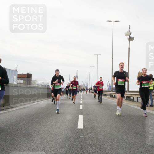 03.10.2025 - Köhlbrandbrückenlauf Matties Gatica Varas http://msf.ph/oto/9188271 03.10.2025 15:53:33 Position 3 5282 meine-sportfotos.de
