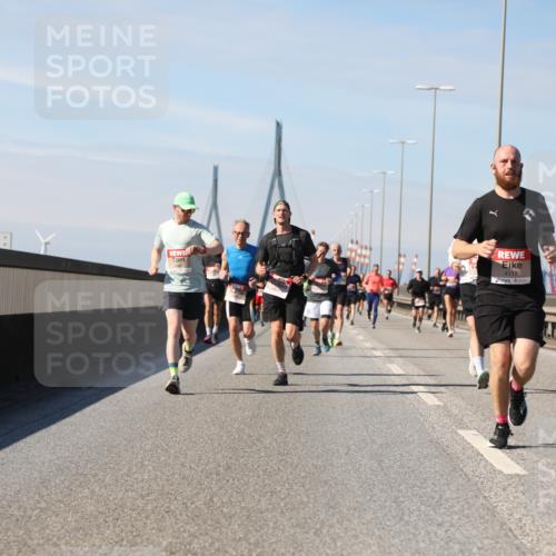 03.10.2025 - Köhlbrandbrückenlauf Yannick Fuchs http://msf.ph/oto/9188273 03.10.2025 11:47:12 Position 3 4117 meine-sportfotos.de