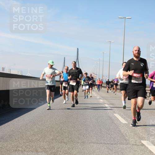 03.10.2025 - Köhlbrandbrückenlauf Yannick Fuchs http://msf.ph/oto/9188278 03.10.2025 11:47:12 Position 3 4117 meine-sportfotos.de