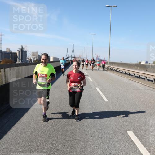 03.10.2025 - Köhlbrandbrückenlauf Yannick Fuchs http://msf.ph/oto/9188280 03.10.2025 12:07:37 Position 3 5120 meine-sportfotos.de