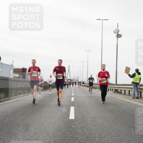 03.10.2025 - Köhlbrandbrückenlauf Matties Gatica Varas http://msf.ph/oto/9188281 03.10.2025 15:53:35 Position 3  meine-sportfotos.de