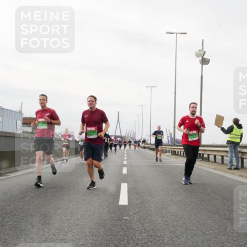 03.10.2025 - Köhlbrandbrückenlauf Matties Gatica Varas http://msf.ph/oto/9188283 03.10.2025 15:53:36 Position 3  meine-sportfotos.de