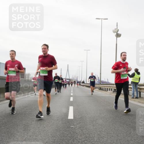 03.10.2025 - Köhlbrandbrückenlauf Matties Gatica Varas http://msf.ph/oto/9188286 03.10.2025 15:53:36 Position 3 7419, 8725 meine-sportfotos.de