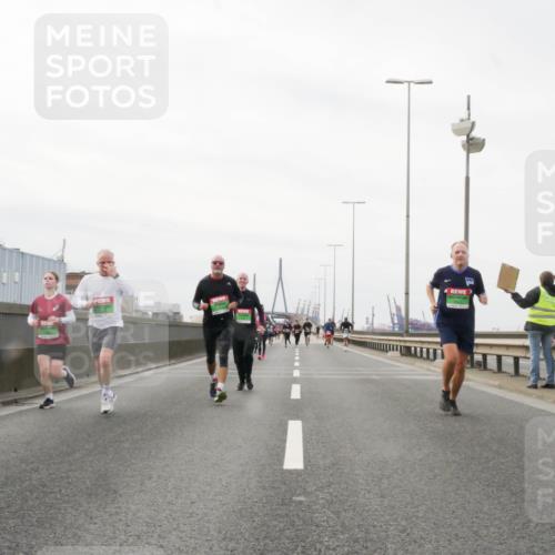 03.10.2025 - Köhlbrandbrückenlauf Matties Gatica Varas http://msf.ph/oto/9188297 03.10.2025 15:53:39 Position 3  meine-sportfotos.de