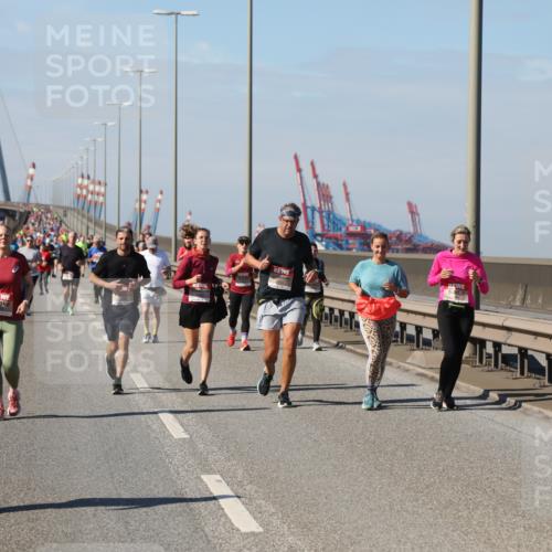 03.10.2025 - Köhlbrandbrückenlauf Yannick Fuchs http://msf.ph/oto/9188301 03.10.2025 12:07:38 Position 3  meine-sportfotos.de