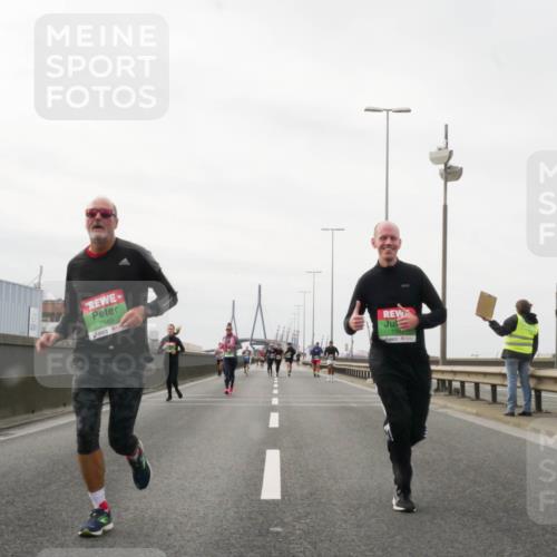 03.10.2025 - Köhlbrandbrückenlauf Matties Gatica Varas http://msf.ph/oto/9188305 03.10.2025 15:53:41 Position 3 7549 meine-sportfotos.de