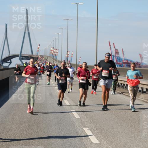 03.10.2025 - Köhlbrandbrückenlauf Yannick Fuchs http://msf.ph/oto/9188306 03.10.2025 12:07:38 Position 3  meine-sportfotos.de