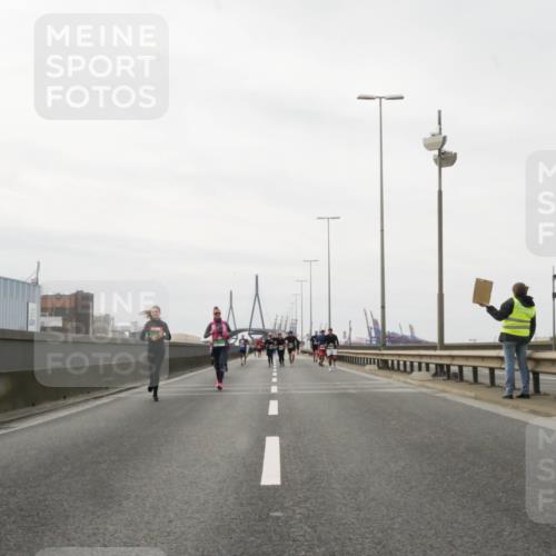 03.10.2025 - Köhlbrandbrückenlauf Matties Gatica Varas http://msf.ph/oto/9188308 03.10.2025 15:53:42 Position 3  meine-sportfotos.de