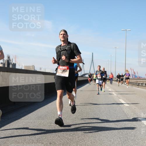 03.10.2025 - Köhlbrandbrückenlauf Yannick Fuchs http://msf.ph/oto/9188309 03.10.2025 11:47:15 Position 3 5617, 4856 meine-sportfotos.de