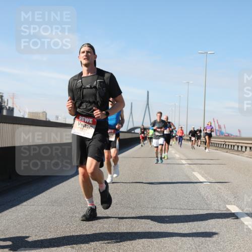 03.10.2025 - Köhlbrandbrückenlauf Yannick Fuchs http://msf.ph/oto/9188312 03.10.2025 11:47:15 Position 3 5617, 48 meine-sportfotos.de