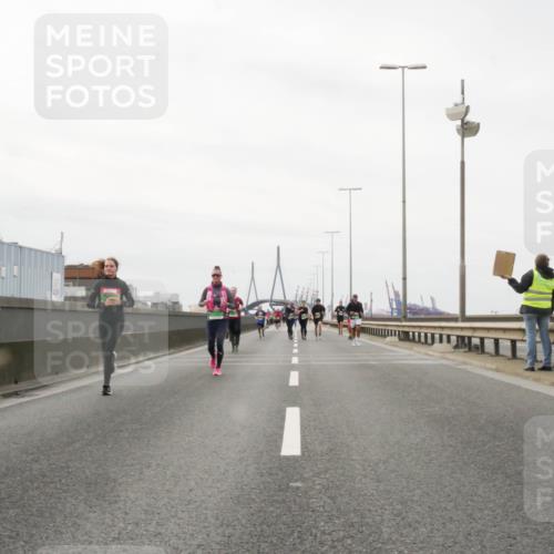 03.10.2025 - Köhlbrandbrückenlauf Matties Gatica Varas http://msf.ph/oto/9188315 03.10.2025 15:53:43 Position 3  meine-sportfotos.de